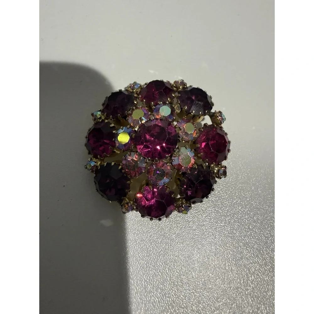 Vintage Weiss Pink & Iridescent AB Rhinestone Mounded Cluster Brooch Signed‎